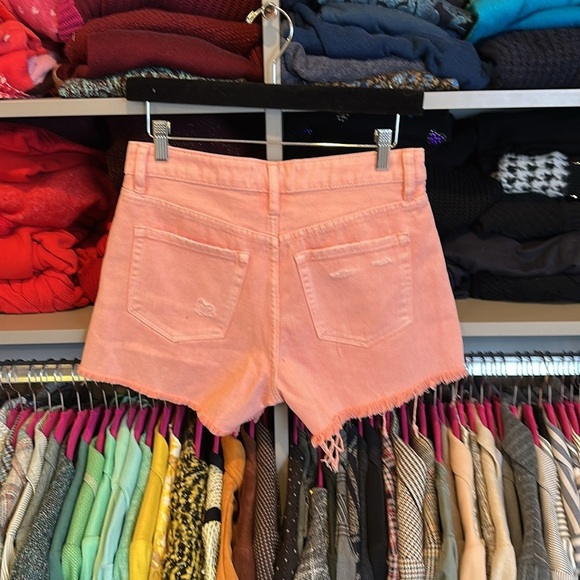 Vervet pink raw hem distressed jean shorts size S - Picture 3 of 3